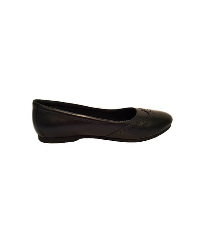 Girls slip on sales shoes black